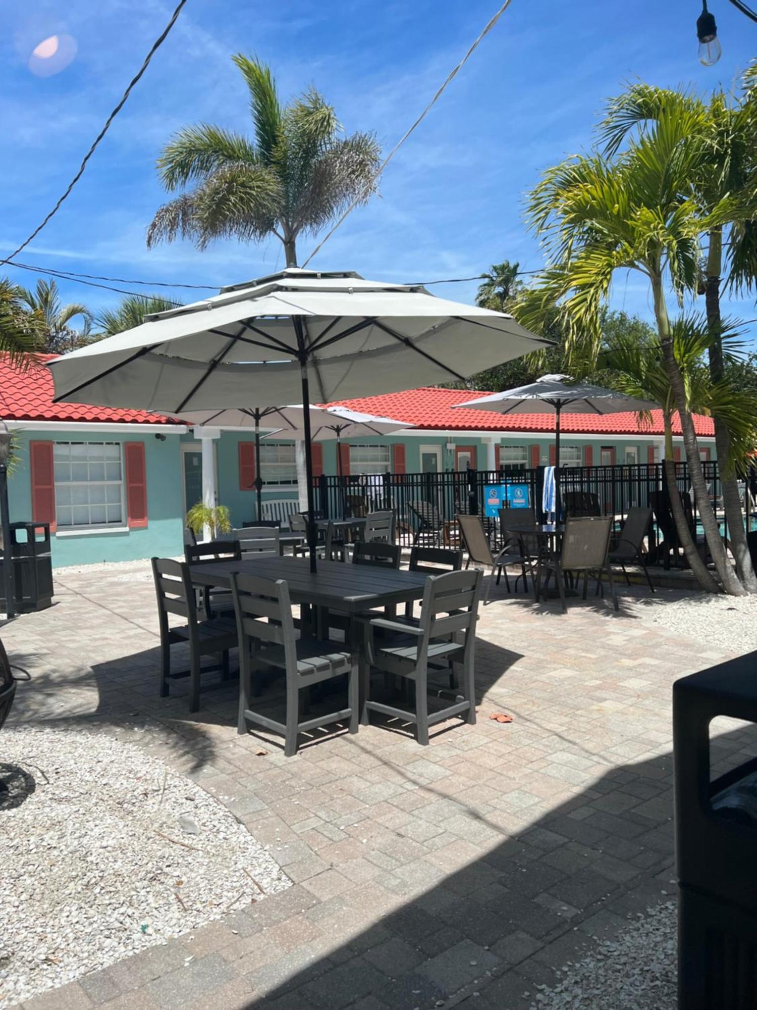 Hotel Blue Waters Treasure Island Exterior foto